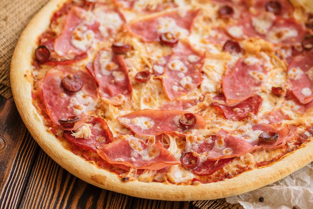 Pizza Carnes Frías